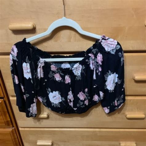 Heart And Hips Tops Heart Hips Floral Crop Top Poshmark