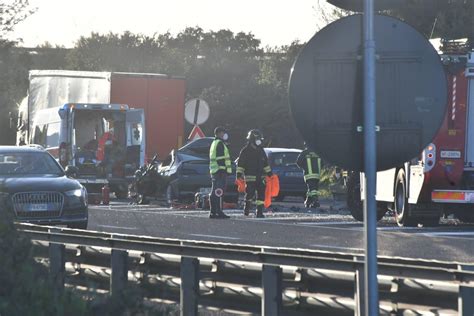 Auto Contro Camion Sulla 131 Muore Un Carabiniere La Nuova Sardegna