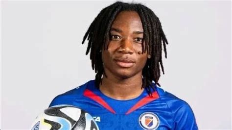 Foot Fém CDM 2023 Melchie Daëlle Dumornay dans le XI type de la