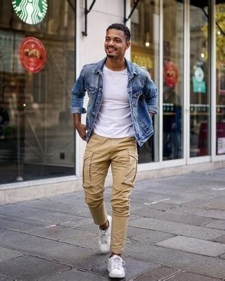 Comment Porter Une Veste En Jean Bleu Marine Avec Un Pantalon Cargo