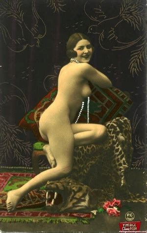 Some Vintage Naked Chicks Using Color Tints In Thirties Xxx Dessert