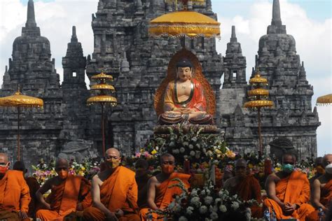 Hari Raya Waisak Puan Maharani Moderasi Untuk Indonesia Bahagia