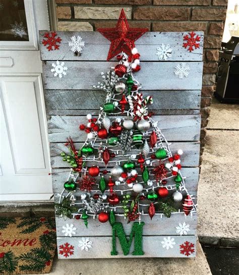 Creative Diy Pallet Christmas Tree Ideas Easy To Make Holidappy