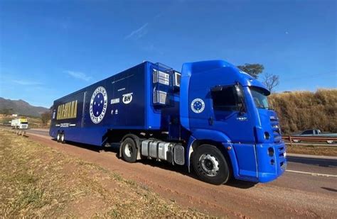 Caravana do Cruzeiro clube divulga a programação em Conselheiro Lafaiete