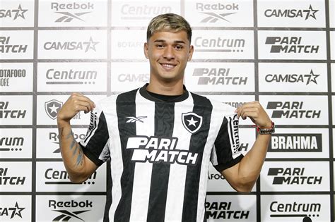 Lateral direito Mateo Ponte é apresentado no Botafogo Vim pela