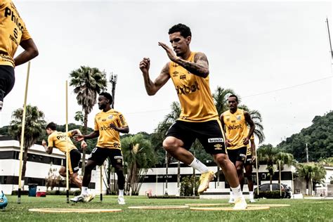 Elenco Do Santos Faz Treino Físico Em Reapresentação No Ct Rei Pelé