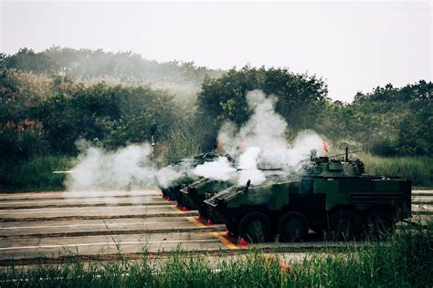 憲兵超會射！cm34雲豹裝甲車夜間射擊訓練 畫面曝光 中天新聞網