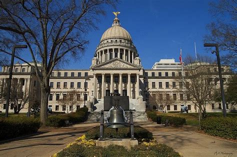 State Capital Buildings | Capitol building, Visit mississippi, Small ...