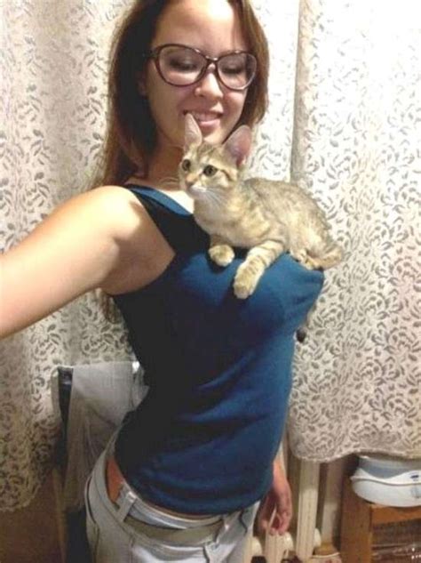 29 Reasons Cats Love Boobs Wow Gallery Ebaums World