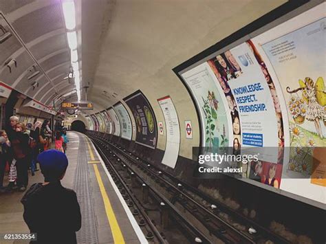 Queensway Tube Station Photos and Premium High Res Pictures - Getty Images