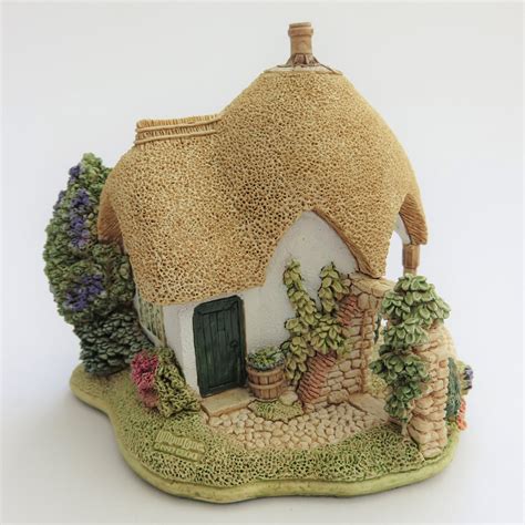 Lilliput Lane Lilac Lodge With Deeds And Original Box A Etsy Uk