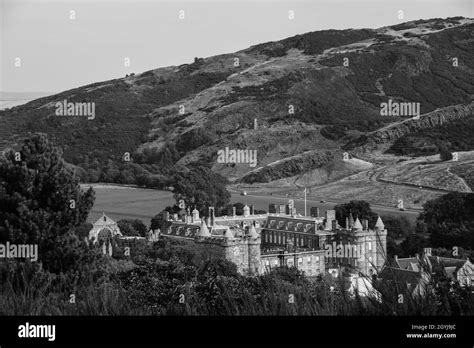 Edinburgh city centre Stock Photo - Alamy