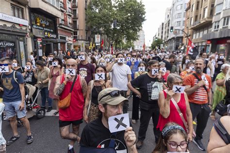 Cerca De Medio Millar De Manifestantes Vuelven A Pedir El Indulto Para