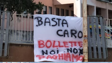 Cosenza Cariati E Paola Basta Caro Bollette Noi Non Paghiamo