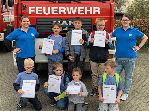 Kinderfeuerwehrabzeichen Tatze Feuerwehren Der Stadt Leun