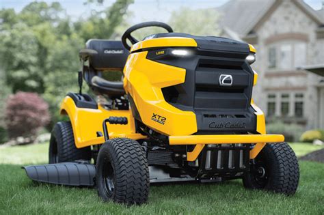 Explore Powerful & Efficient Lawn Tractors | Cub Cadet