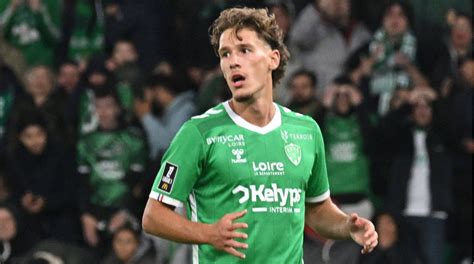 Asse Lucas Stassin Re Oit Un Coup Dur Et C Est Avec Sa S Lection