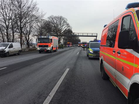 FW BN Verkehrsunfall Auf Der BAB 555 Presseportal