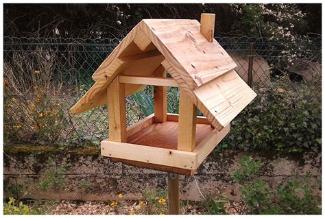 Cabane Oiseaux En Bois Cabane Oiseaux Nichoir En Bois Forme