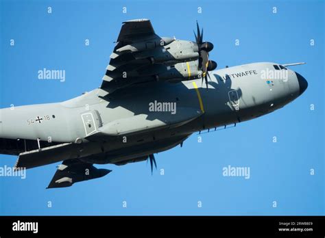 Airbus A M Atlas De La Fuerza A Rea Alemana Volando Con La Rampa De