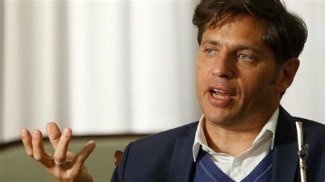 Kicillof llega en campaña para entregar viviendas y una mateada con