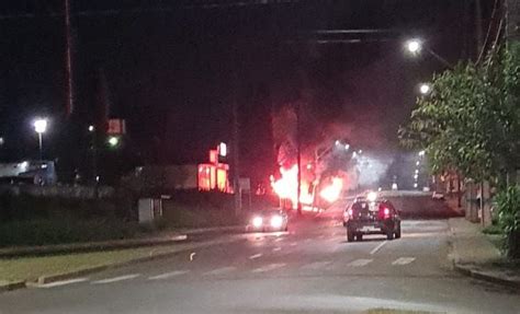 Bandidos fortemente armados causam terror em Guarapuava veja vídeos