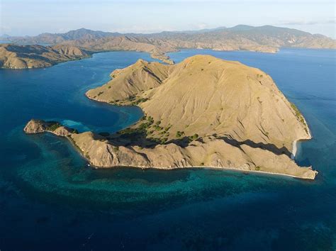 Beautiful Coral Reefs And Idyllic Photograph By Ethan Daniels Pixels