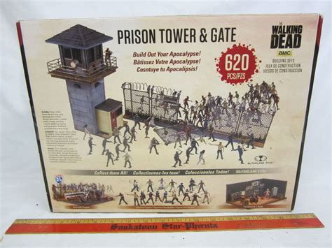 The Walking Dead Prison play set