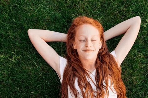 Comment faire passer votre garde robe rousse de l été à l automne