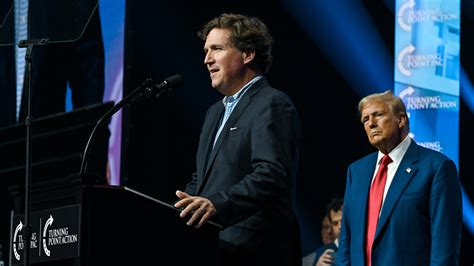 Tucker Carlson Tells Crowd Trump Will Give Country a ‘Spanking’ - The