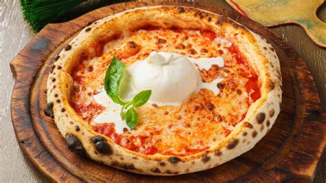 The Best Cheeses To Use For Pizza