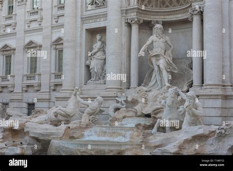 Der Trevi Brunnen Am Morgen Rom Italien Rom Barocke Architektur Und