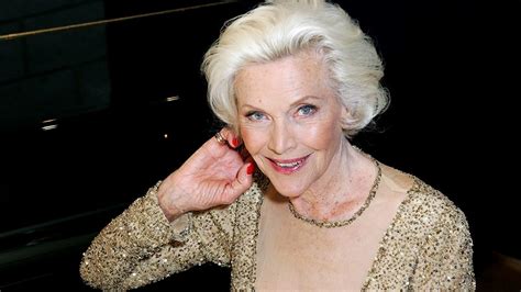 Honor Blackman Actress And James Bond S Pussy Galore Dead At 94 Cbs8