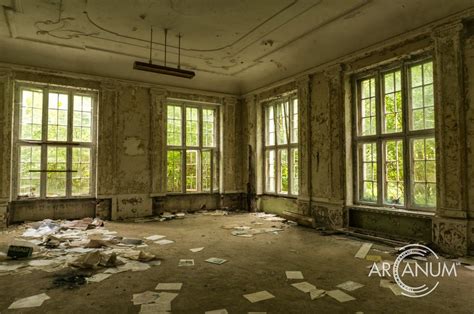 Abandoned mansions, Abandoned, Mansion interior