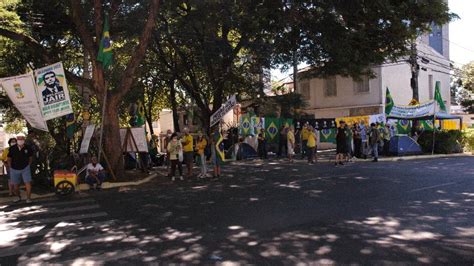 A vigília patriota que já dura 40 dias em frente a um batalhão em BH