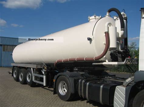 3 - Axis - Vacuum - 29 000 l of liquid manure trailer 2012 Tank body ...