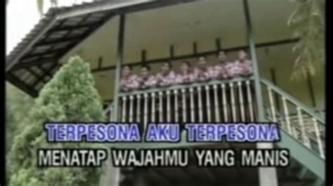 Kerap Dijadikan Yel Yel Ini Asal Usul Lagu Terpesona Yang Sedang Viral