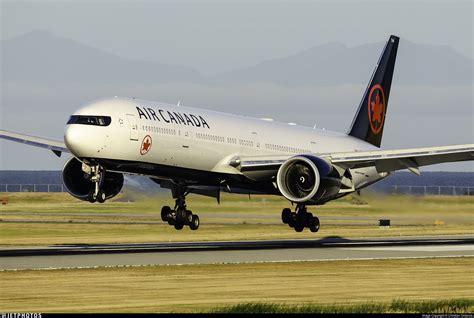 Air Canada Boeing 777 333 ER C FIVX Moments From Touching Down At