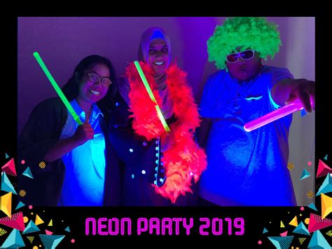 UV Glow In The Dark Photo Booth Neon Photobooth