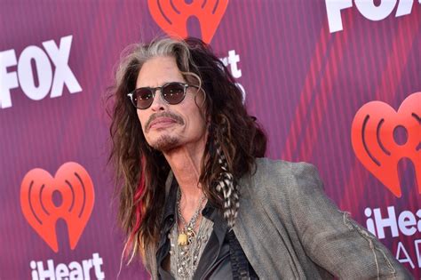 Steven Tyler Vocalista Do Aerosmith é Acusado De Abuso Sexual De