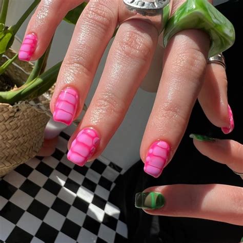 70 Pretty Nails That Are Appropriate To Wear In Summer — Pink Snakeskin