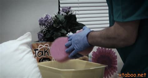 Lustful Woman Arya Fae Gets Donga Instead Of Dildo