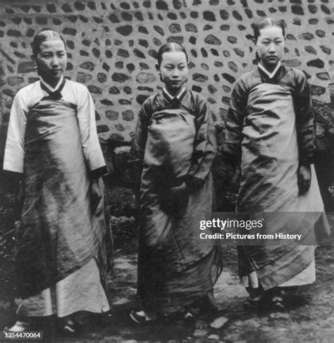 Korean Kisaeng Photos and Premium High Res Pictures - Getty Images