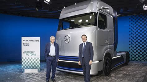 Mercedes Benz revela su nuevo camión conceptual propulsado con pilas de