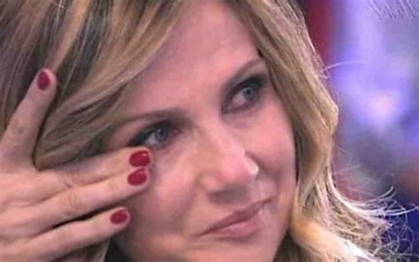 Lorella Cuccarini Rivive Il Faccia A Faccia Orrendo Con L Ex Ha Il