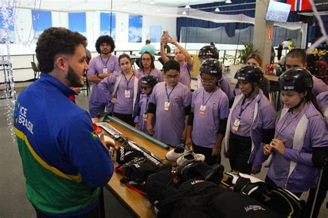 Rodas Que Transformam Leva Educandos Para Patinar No Gelo Adevirp