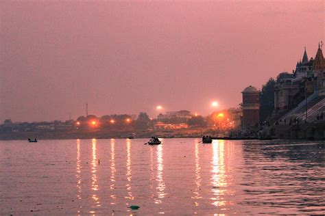 Why you should do a Varanasi boat ride - Adventurous Miriam