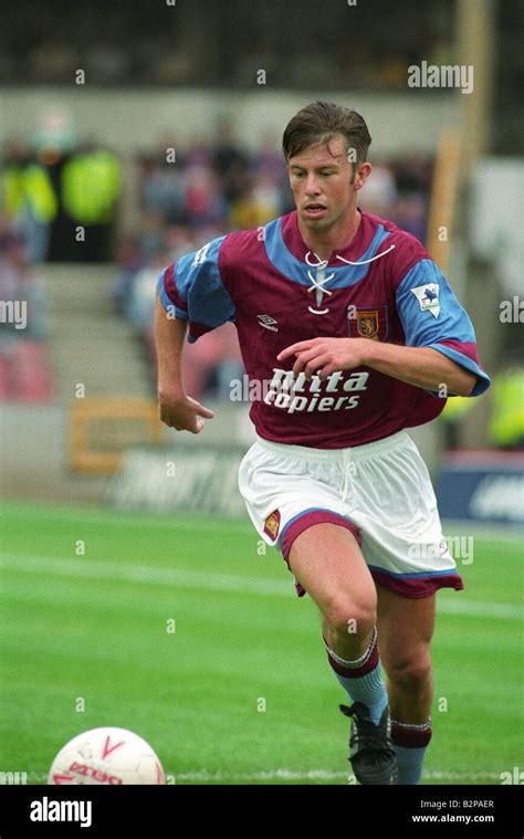 Aston Villa Footballer Steve Froggatt 9 8 92 Stock Photo Alamy