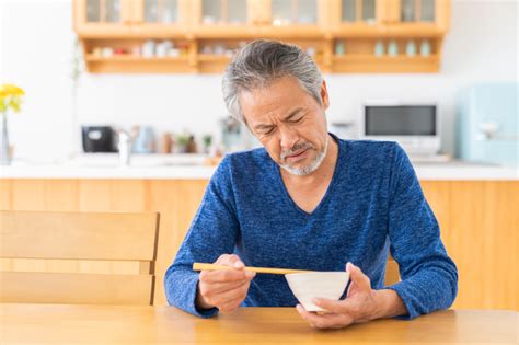 「高齢者が低栄養になりやすい」のはなぜなのか 原因と対策を介護福祉士に聞く メディカルドック