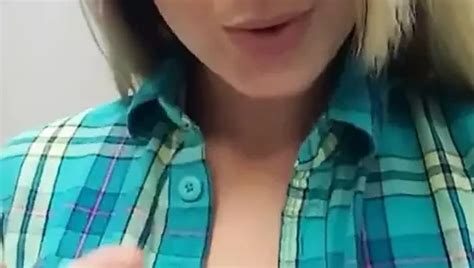 Bbw schätzchen schlendert und masturbiert draußen xHamster